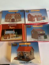 FIVE AS NEW AND BOXED HORNBY 00 GAUGE RAILWAY MODEL BUILDINGS TO INCLUDE A BANK, VILLAGE SHOP,