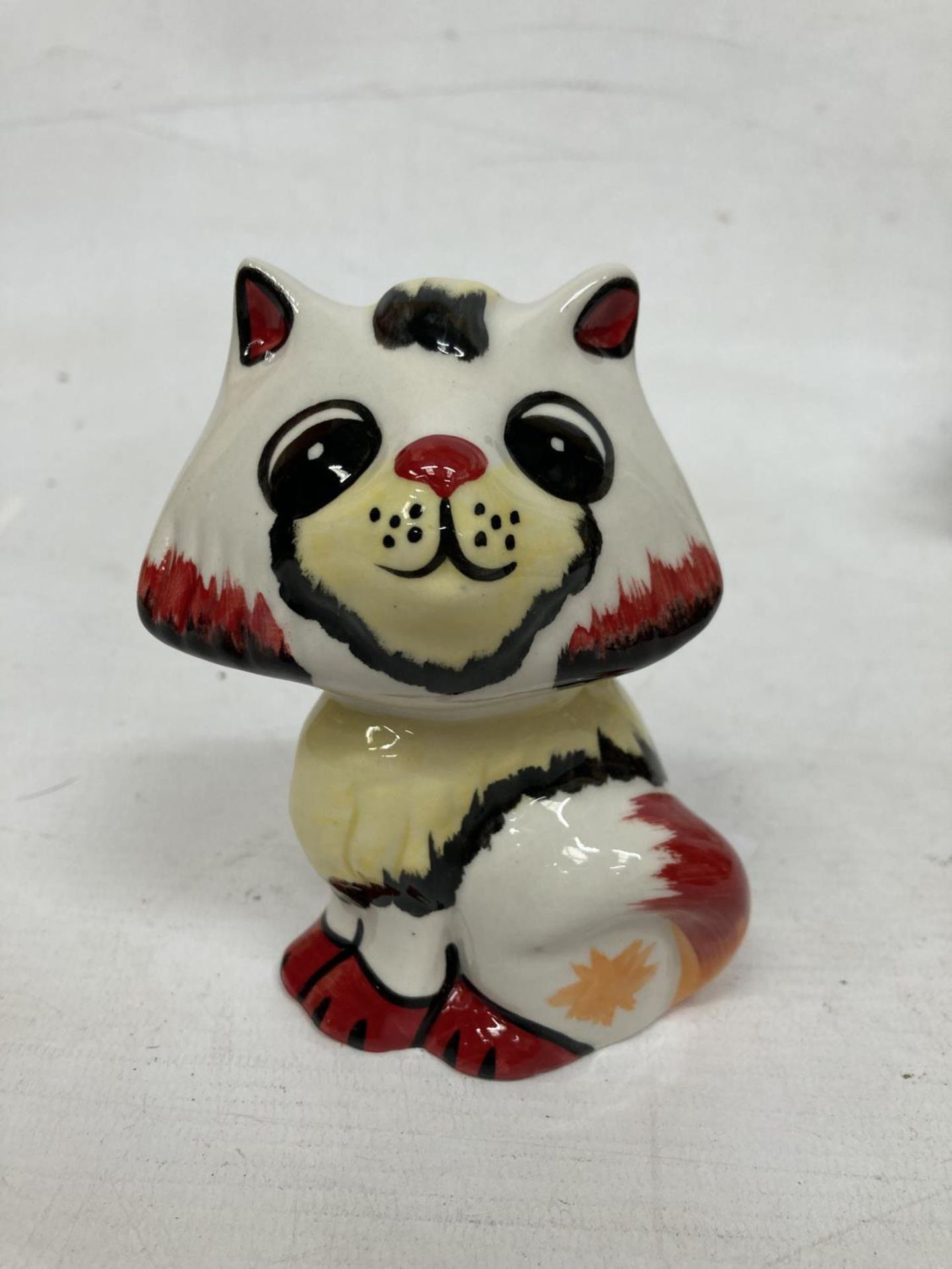 A LORNA BAILEY HAND PAINTED AND SIGNED CAT MUPPET - Image 5 of 8