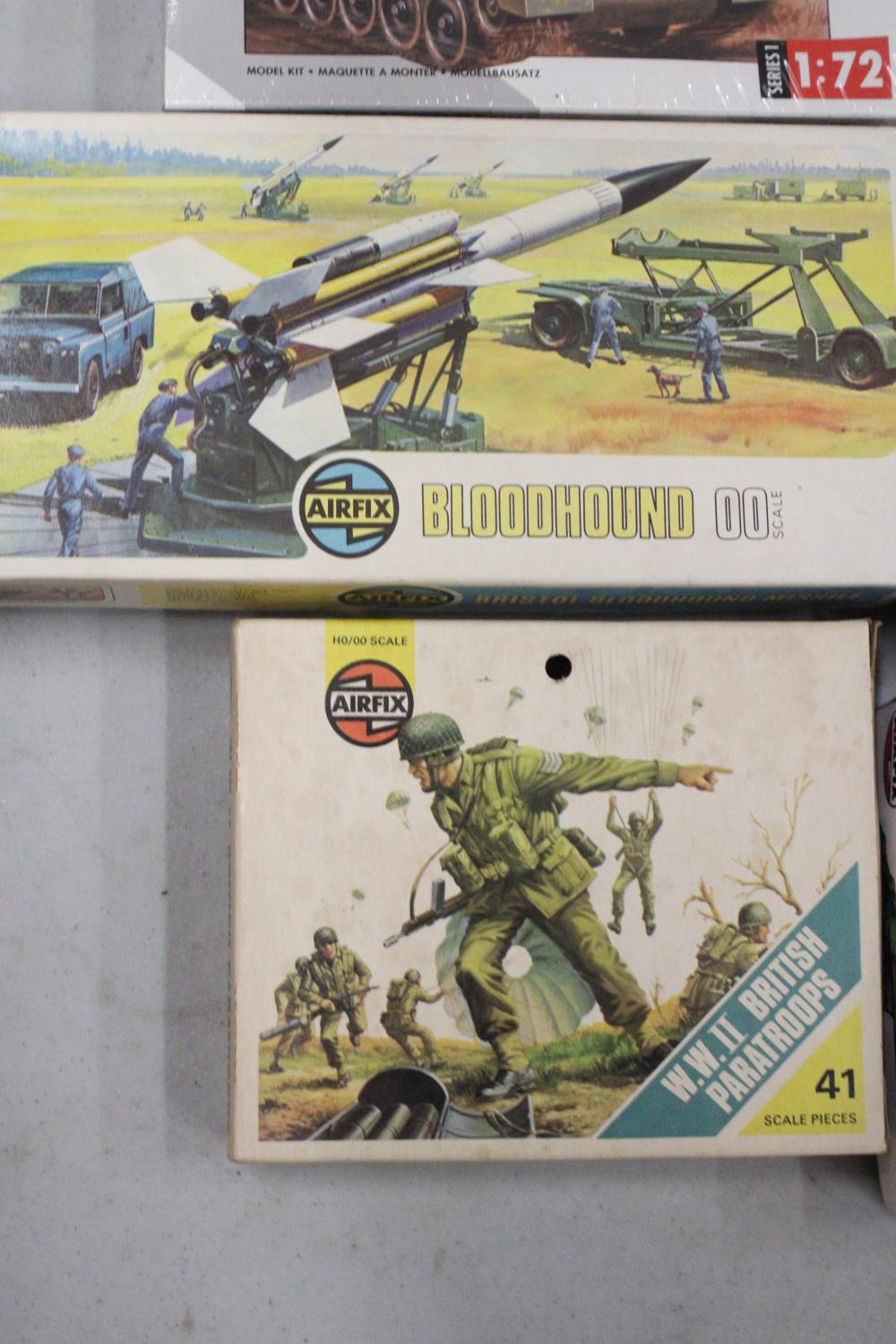 EIGHT BOXED AIRFIX MODEL KITS OF VARIOUS MILITARY VEHICLES AND EQUIPMENT ETC. - Image 6 of 7