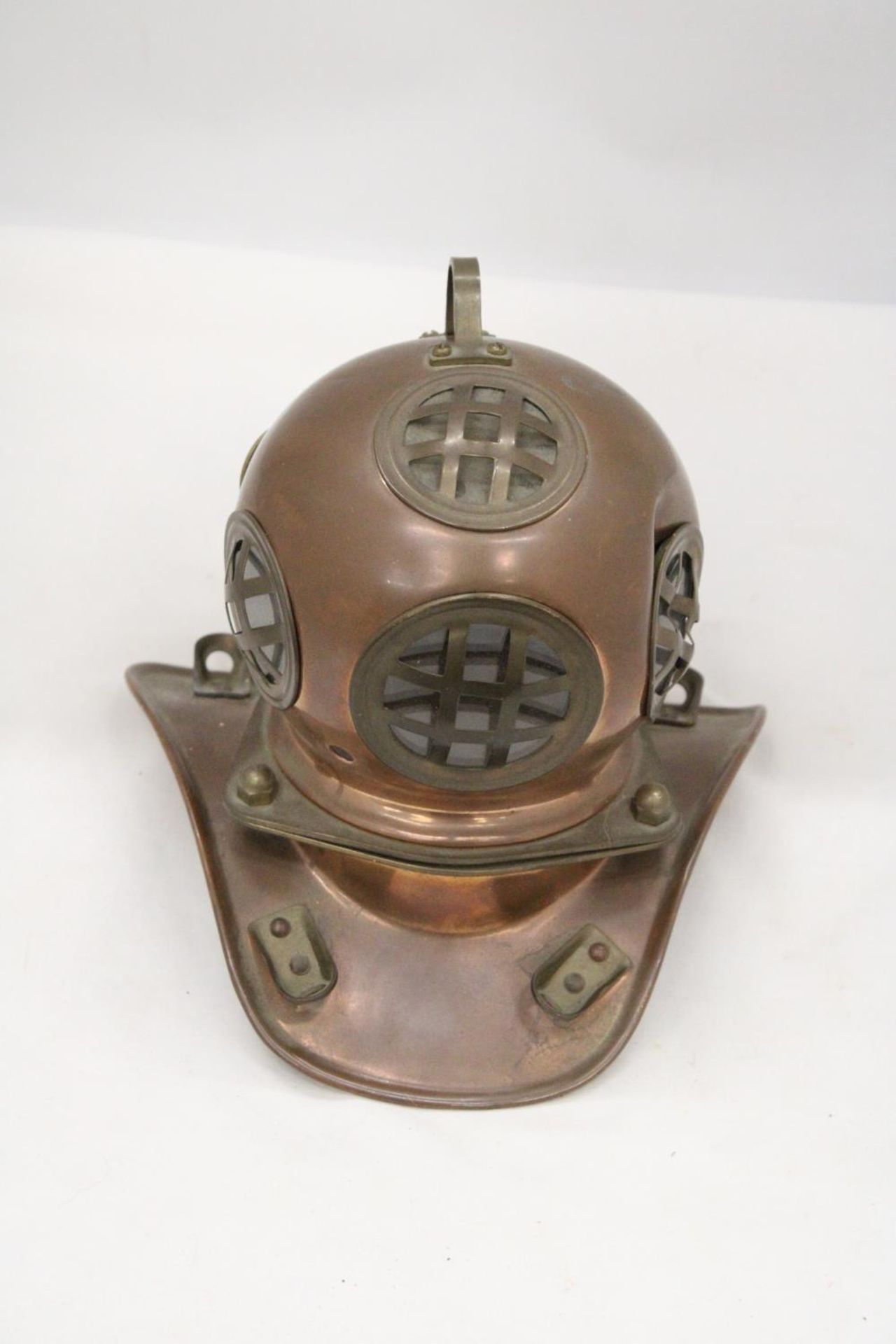 A VINTAGE COPPER AND BRASS DIVERS HELMET - Image 6 of 6