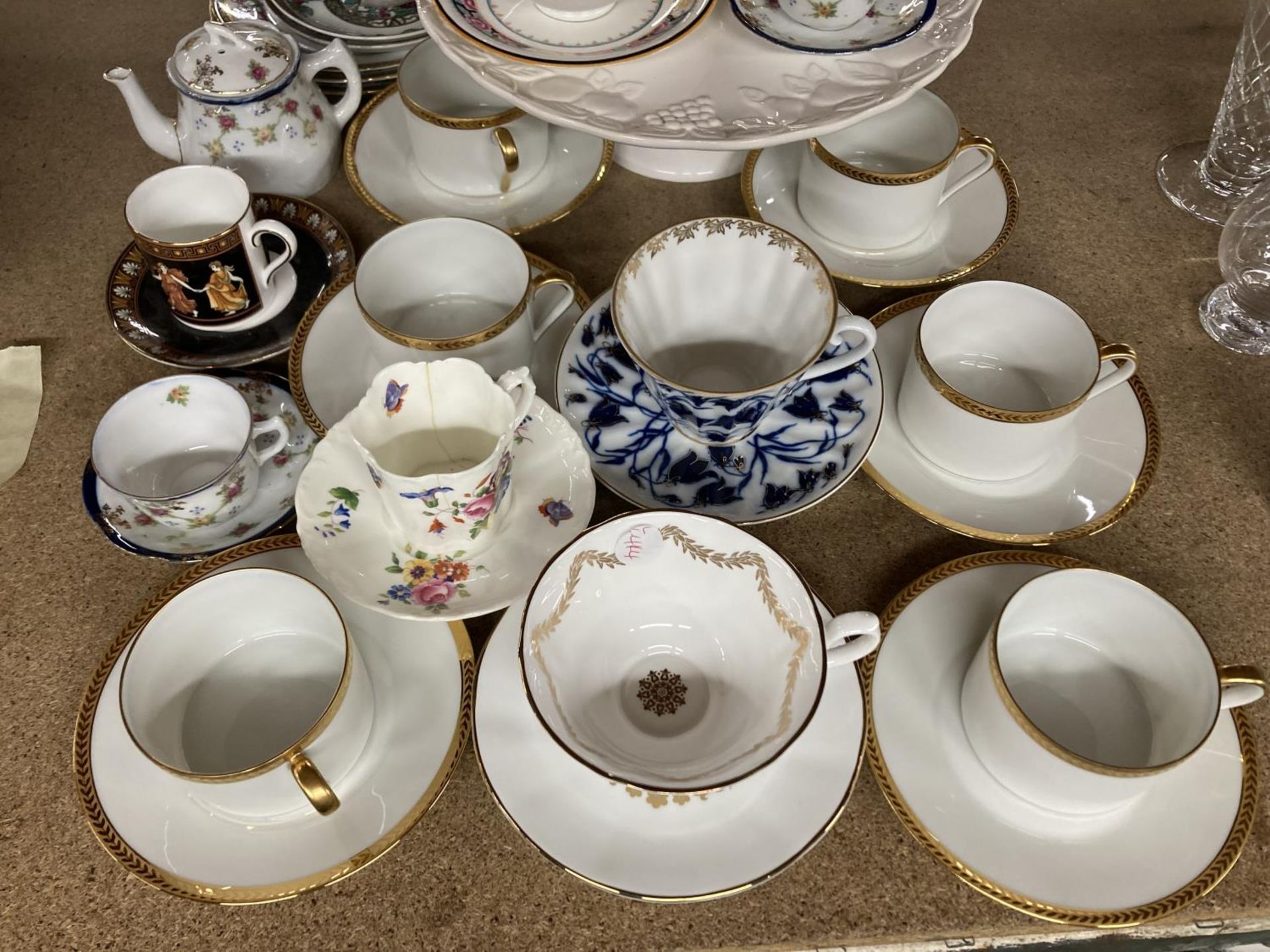 SIX LIMOGES CUPS AND SAUCERS, WHITE WITH GILT RIMS AND HANDLES, A FOOTED CAKE PLATE, VINTAGE ROYAL - Image 3 of 3