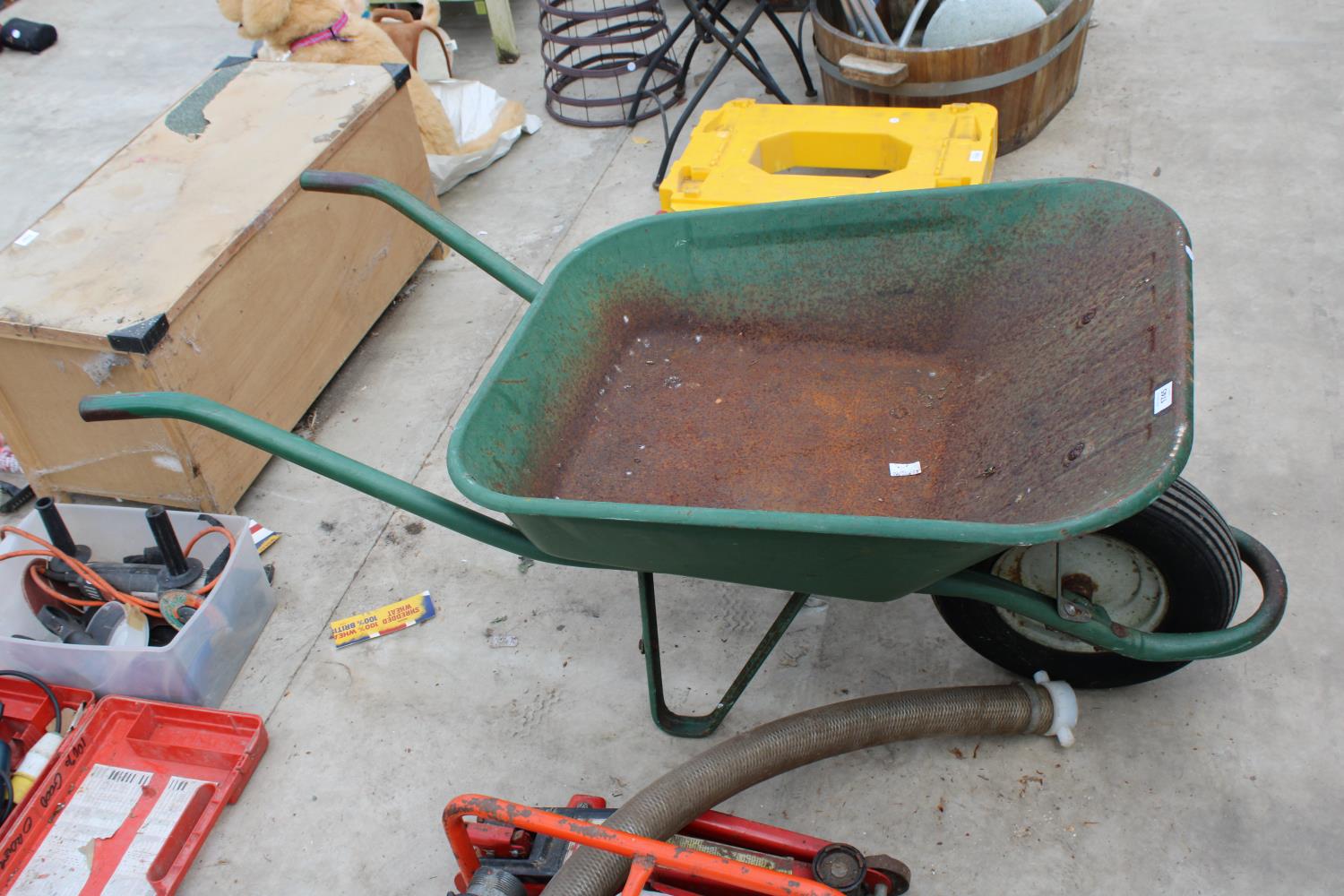 A METAL WHEEL BARROW WITH RUBBER TYRE