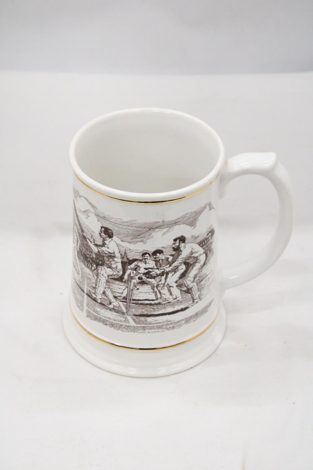 A LARGE LIMITED EDITION FRANKLIN PORCELAIN ASHES TANKARD 1882-1982 - APPROXIMATELY 16CM HIGH - Image 5 of 5