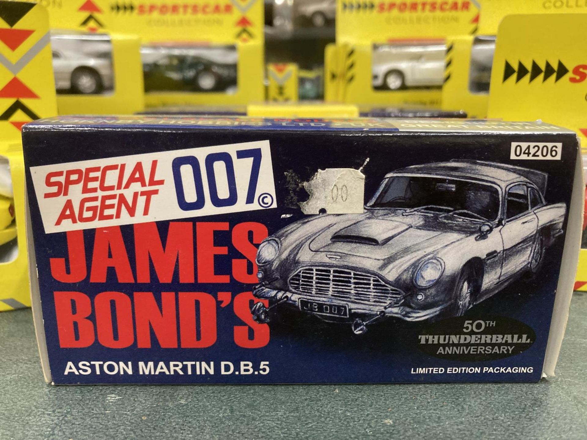 AN ASSORTMENT OF BOXED MODEL CARS TO INCLUDE A CORGI TOYS JAMES BOND ASTON MARTIN D.B.5 AND A NEW - Image 2 of 9