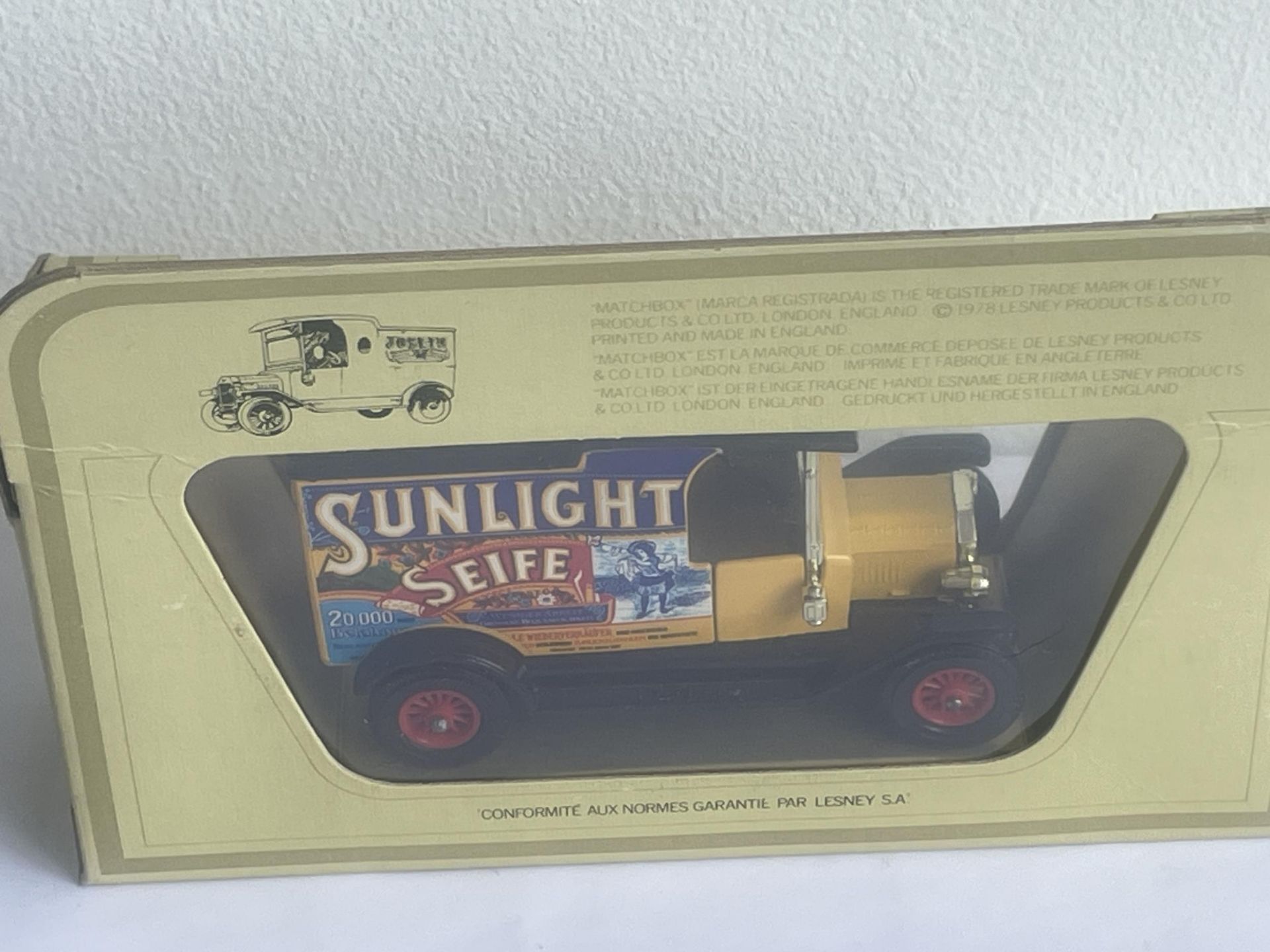A BOXED MODELS OF YESTERYEAR SUNLIGHT SEIFE 1912 FORD MODEL T - Image 3 of 4