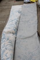 A BELIEVED AS NEW MADE IN TURKEY GREY AND BLUE PATTERNED RUG (305CM x 400CM)