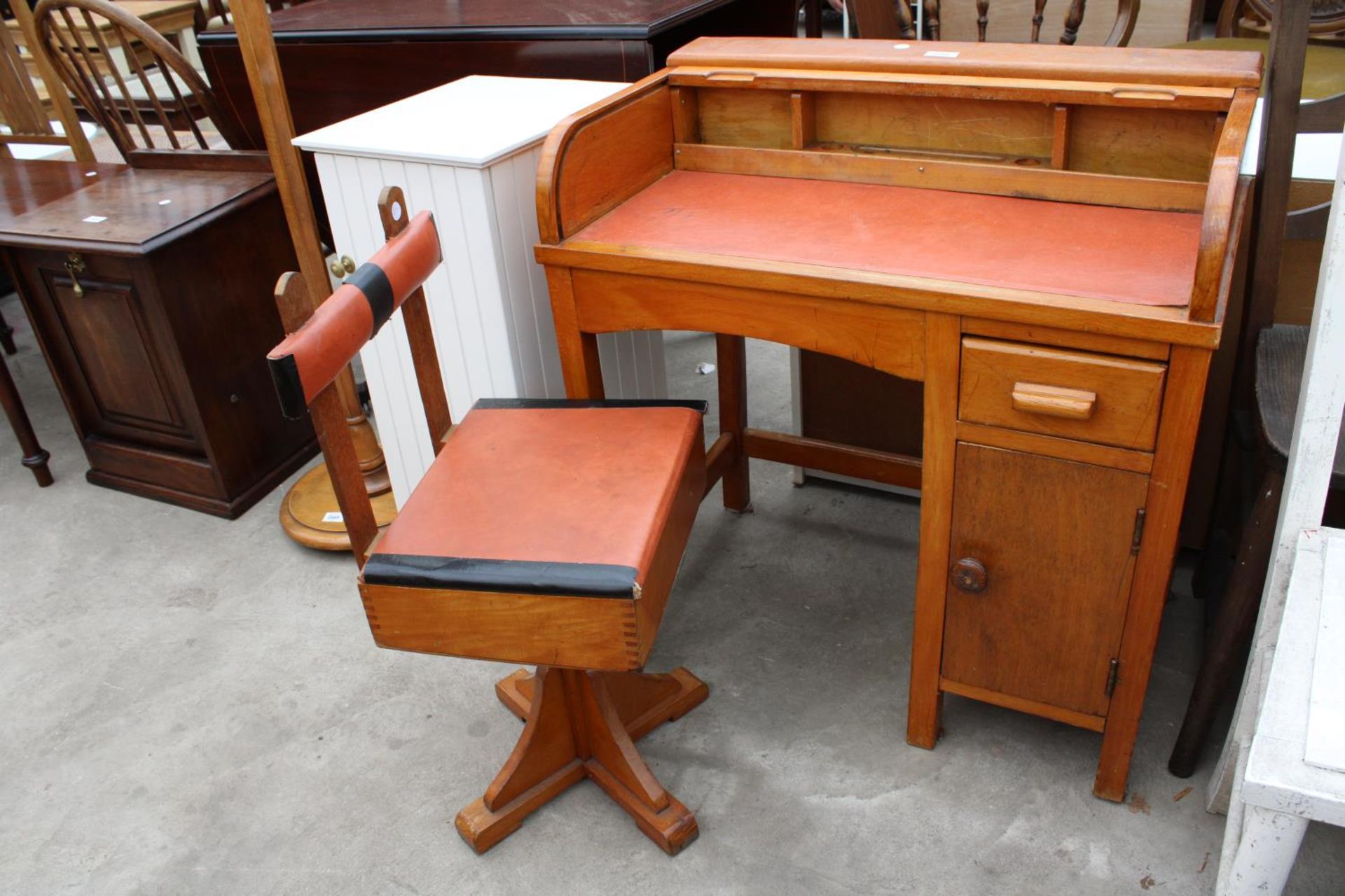 A MID 20TH CENTURY CHILDS ROLL-TOP DESK AND A SWIVEL CHAIR - Image 3 of 3