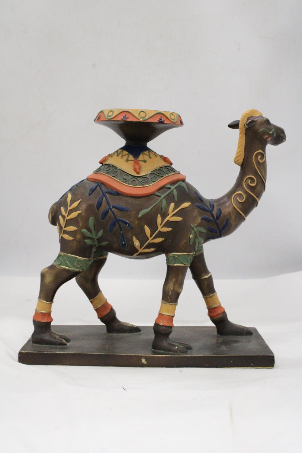 A HAND PAINTED CAMEL PLANTER STAND - APPROX 27CM X 25CM - Image 4 of 7