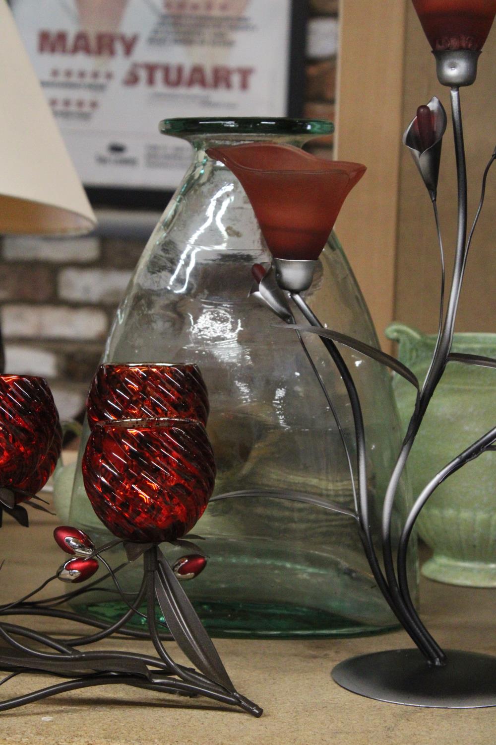 A THREE MODERN GLASS FLOWER DESIGN METAL CANDLE HOLDERS PLUS LARGE GLASS VASE - Image 4 of 4