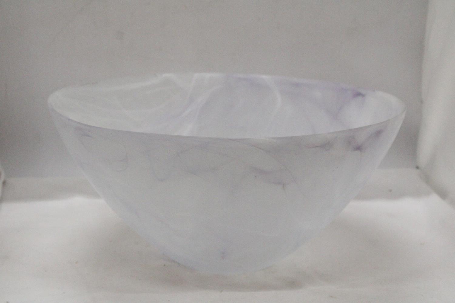 A LARGE VEINED PURPLE BOWL - 39 CM DIAMETER - Image 4 of 4