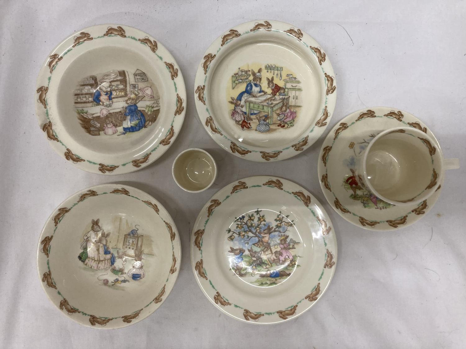 A COLLECTION OF ROYAL DOULTON 'BUNNYKINS' DINNERWARE TO INCLUDE BOWLS, PLATES, A CUP AND SAUCER - Image 2 of 3