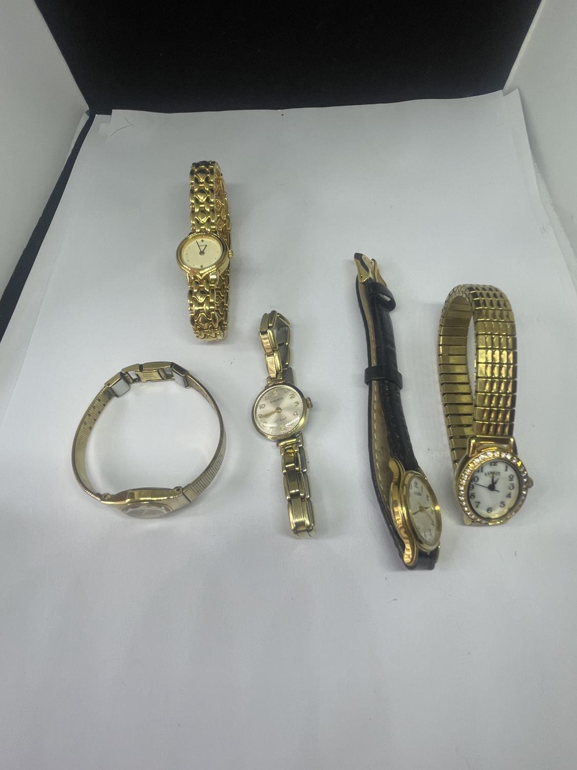 A QUANTITY OF WRIST WATCHES