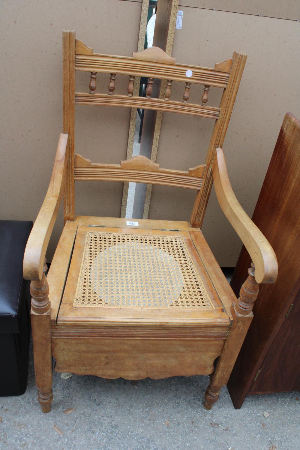 A LATE VICTORIAN COMMODE CHAIR