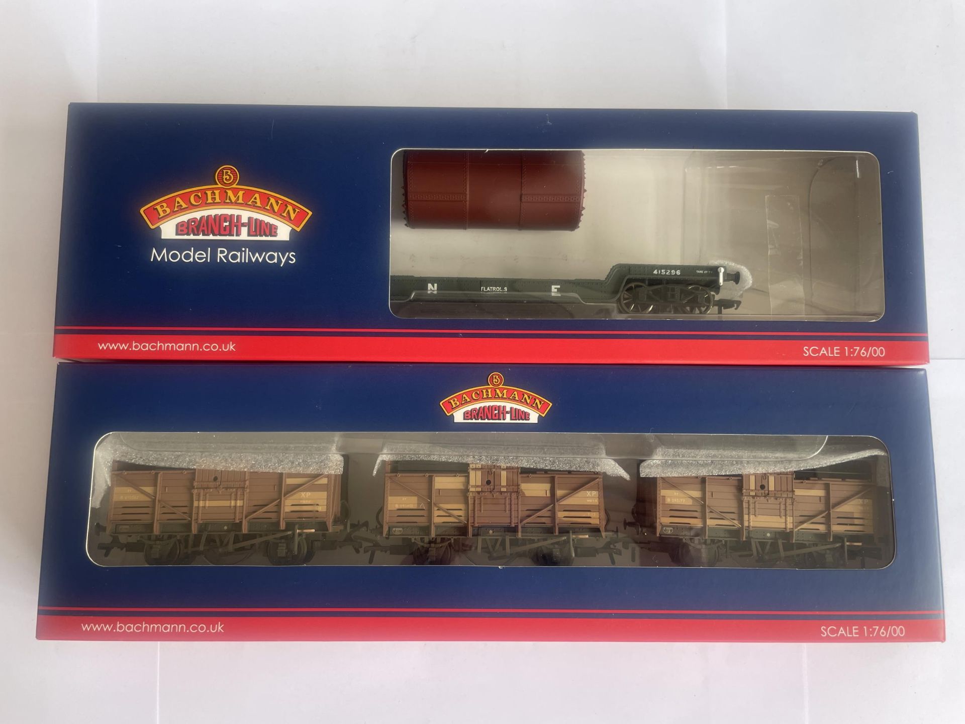 FOUR BOXED BACHMANN 00 GAUGE FREIGHT CARRIAGES - Image 2 of 3