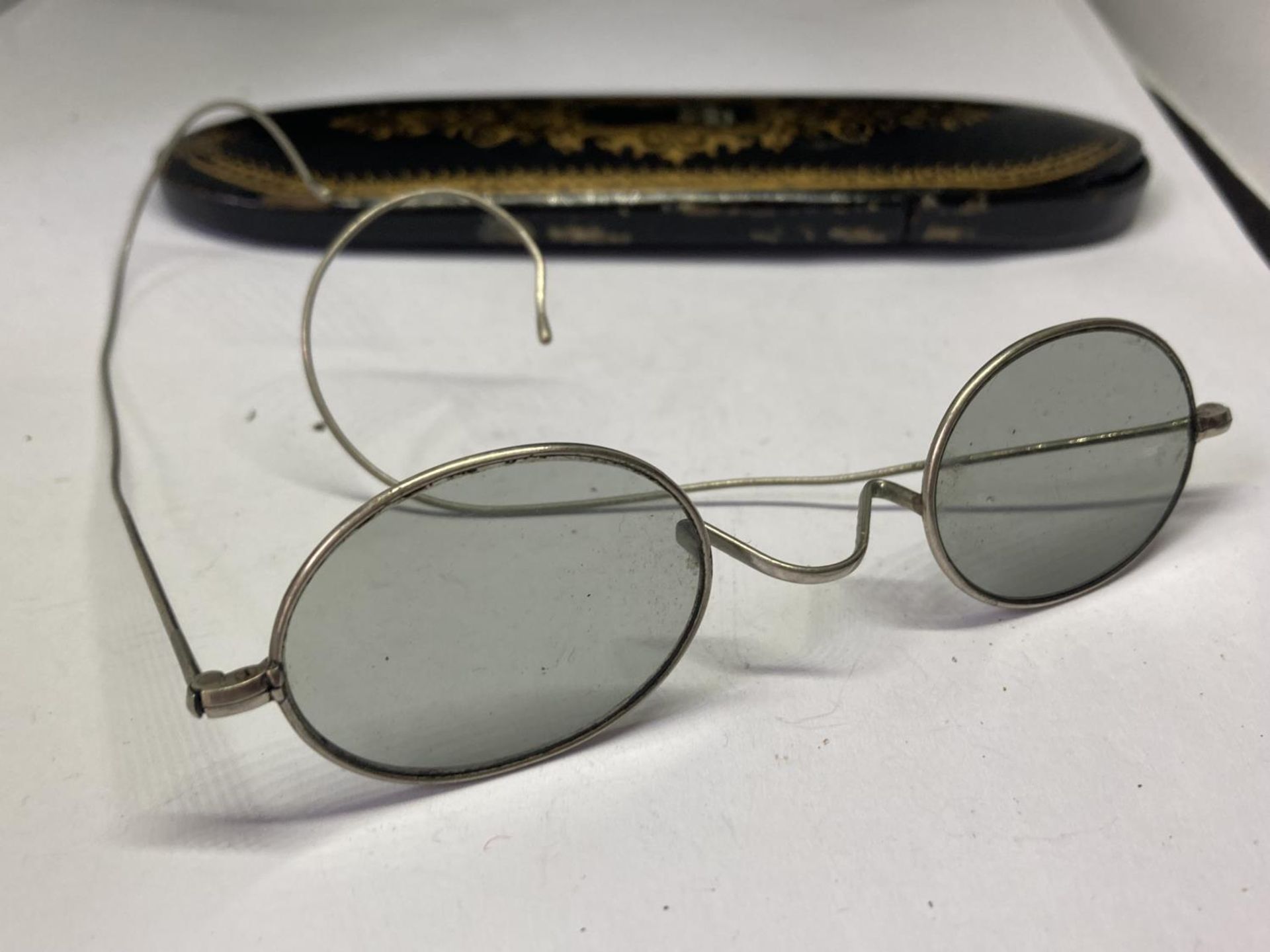 A APIR OF VICTORIAN SILVER SPECTACLES IN A CASE - Image 2 of 3