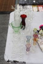 A MIXED LOT OF GLASSWARE TO INCLUDE PORT GLASSES, SHERRY GLASSES, TUMBERS ETC