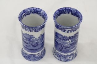 A PAIR OF COPELAND SPODE, 'ITALIAN' CYLINDER VASES, HEIGHT 15CM
