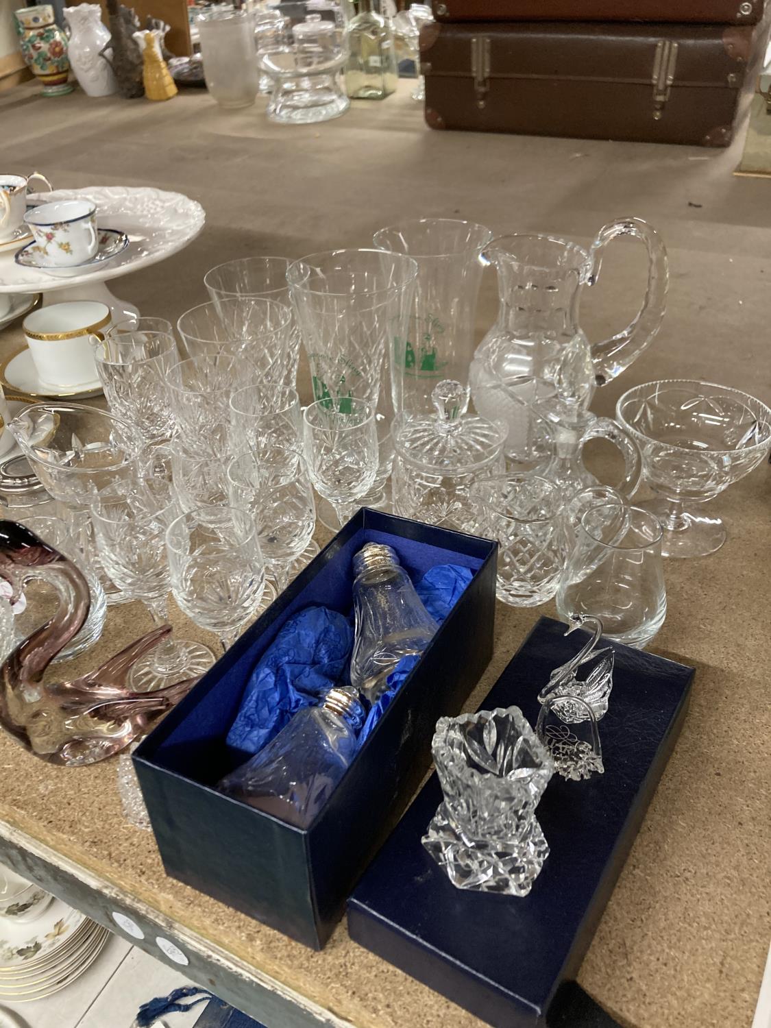 A QUANTITY OF GLASSWARE TO INCLUDE SHERRY AND PORT GLASSES, TUMBLERS, PRESERVE POT, JUGS, SWANS, ETC - Image 5 of 5