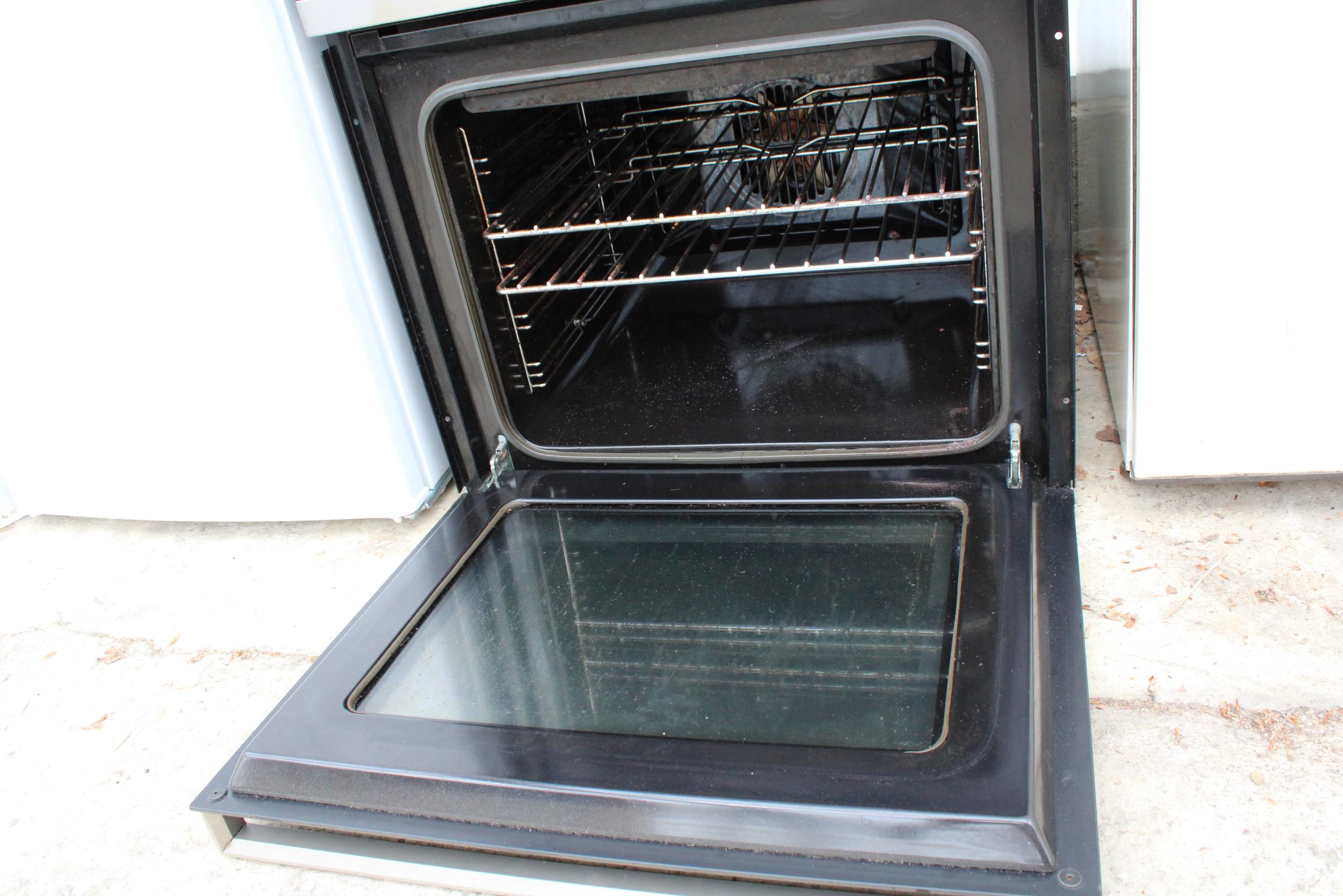 A CHROME AND BLACK BAUMATIC INTERGRATED DOUBLE OVEN - Image 2 of 3