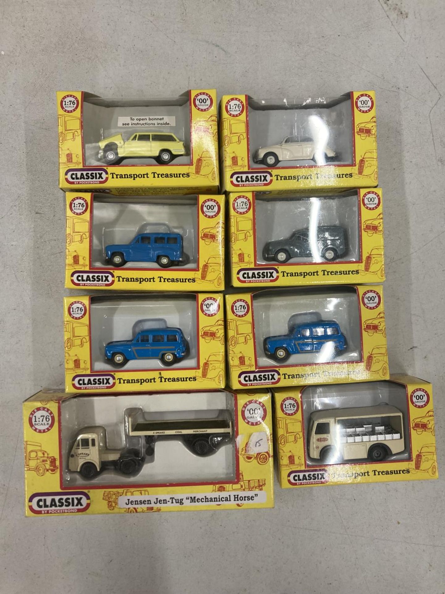 EIGHT BOXED CLASSIX 00 GAUGE 1:76 SCALE