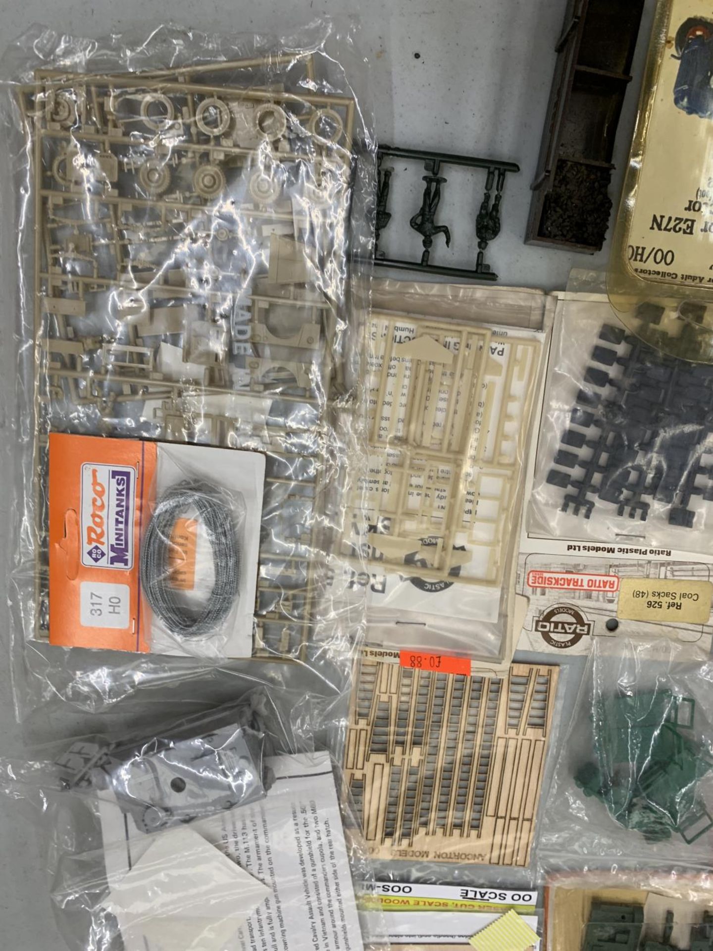 A QUANTITY OF MODEL MAKING KITS AND ACCESSORIES - Image 7 of 7