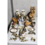 A MIXED LOT OF COLLECTABLES TO INCLUDE SIX MINIATURE BRASS ANIMALS, A VINTAGE OYNX ASHTRAY, A PAIR