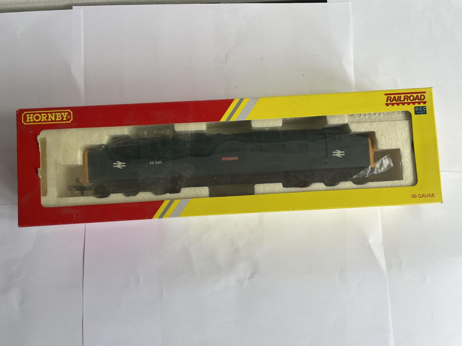 TWO BOXED HORNBY 00 GAUGE ENGINES TO INCLUDE ST PADDY AND ANDREW SCOTT CBE - Image 4 of 5