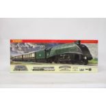 A HORNBY UNUSED YORKSHIRE PULLMAN 00 GAUGE COMPLETE TRAIN SET WITH A CLASS A4 QUICKSILVER