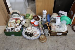 AN ASSORTMENT OF HOUSEHOLD ITEMS TO INCLUDE JELLY MOULDS, CERAMICS AND COFFEE POTS ETC