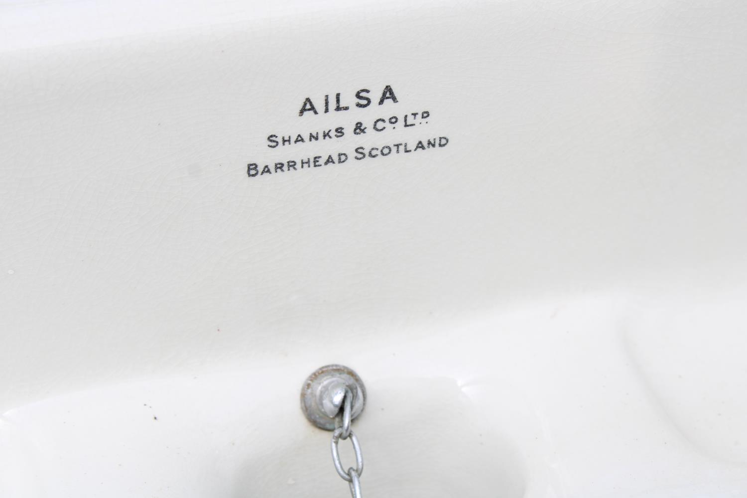 A WHITE AILSA SHANKS & CO LTD SINK WITH BARLEY TWIST WOODEN STAND - Bild 3 aus 4