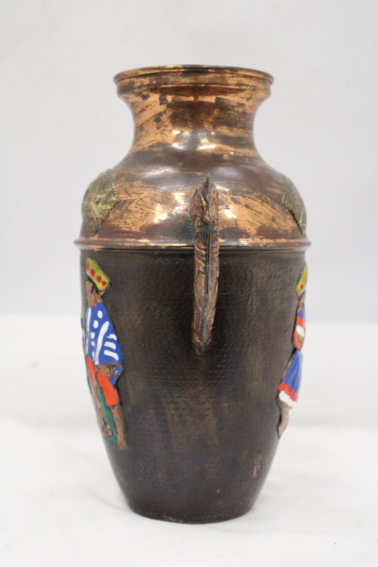 A VINTAGE COLOMBIAN MAYAN DECORATED COPPER VASE - Image 2 of 5