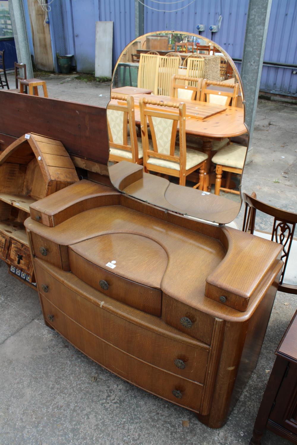 A MID 20TH CENTURY OAK DRESSING CHEST