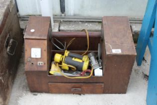 A VINTAGE WOODEN TOOL CHEST WITH AN ASSORTMENT OF MODEL AREOPLANE PARTS