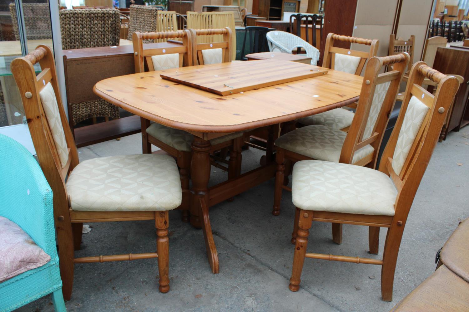 A MODERN PINE EXTENDING DINING TABLE 62" X 39" (LEAF 17") AND SIX DINING CHAIRS - Image 3 of 3