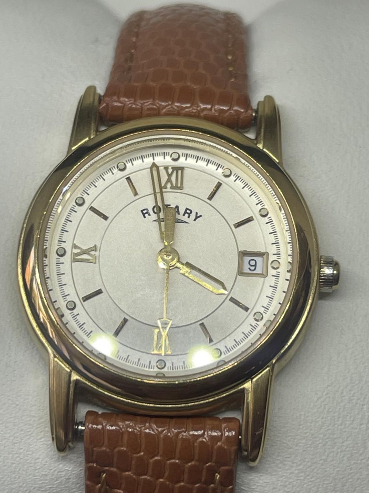 A ROTAY WRIST WATCH IN A PRESENTATION BOX SEEN WORKING BUT NO WARRANTY - Image 2 of 3