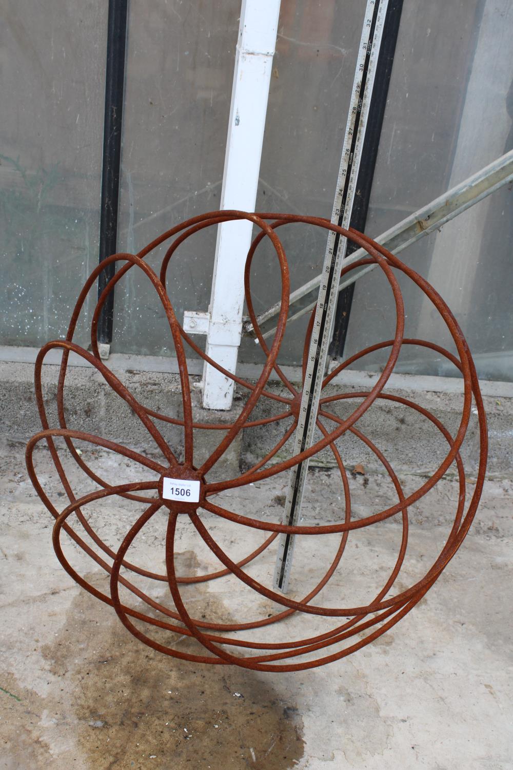 A SPHERICAL STEEL GARDEN PLANT GROWING FRAME (D:60CM) - Image 2 of 2