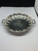 A HALLMARKED BIRMINGHAM SILVER TWO HANDLED FOOTED DISH GROSS WEIGHT 138.5 GRAMS