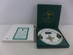 A BOXED LIMITED EDITION ROYAL ULSTER CONSTABULARY GEORGE CROSS PLATE DATED 12TH APRIL 2000