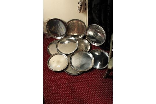 TEN ASSORTED STAINLESS STEEL PUB SERVING TRAYS - Image 1 of 3