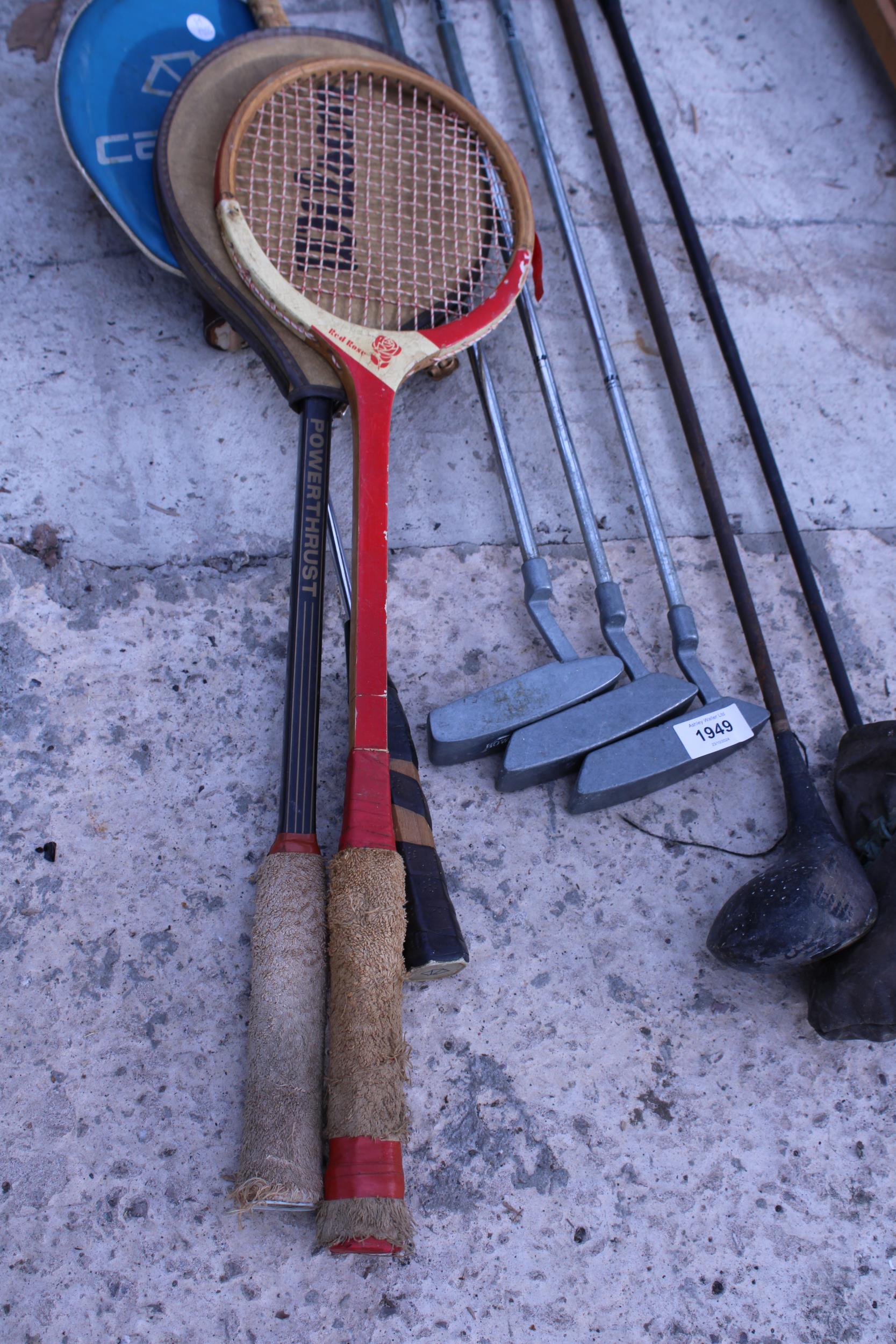 AN ASSORTMENT OF SPORTS EQUIPMENT TO INCLUDE VINTAGE TENNIS RACKETS AND GOLF CLUBS - Image 5 of 5