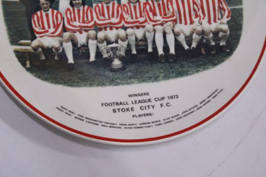 A STOKE CITY 1972 LEAGUE CUP WINNING COMMEMORATIVE PLATE - Image 2 of 5