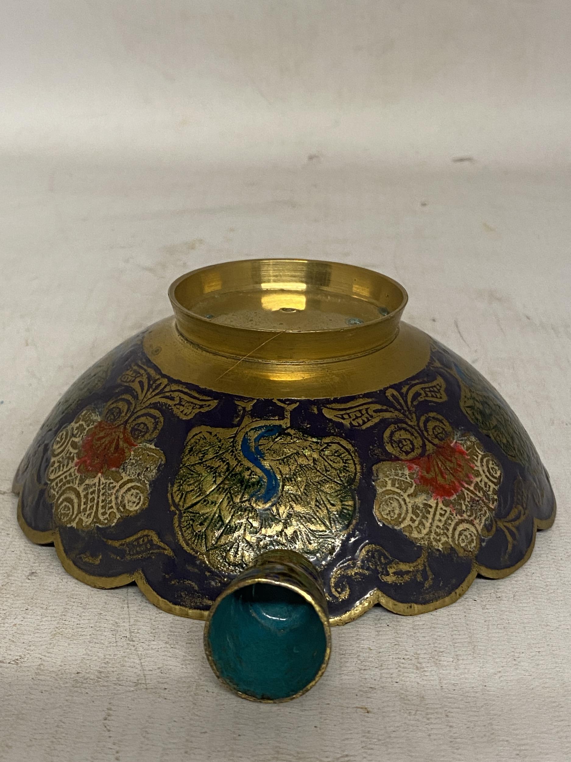 A BRASS ENAMELLED PEACOCK BOWL TOGETHER WITH A CLOISS0NNE ENAMELLED THIMBLE - Image 3 of 3