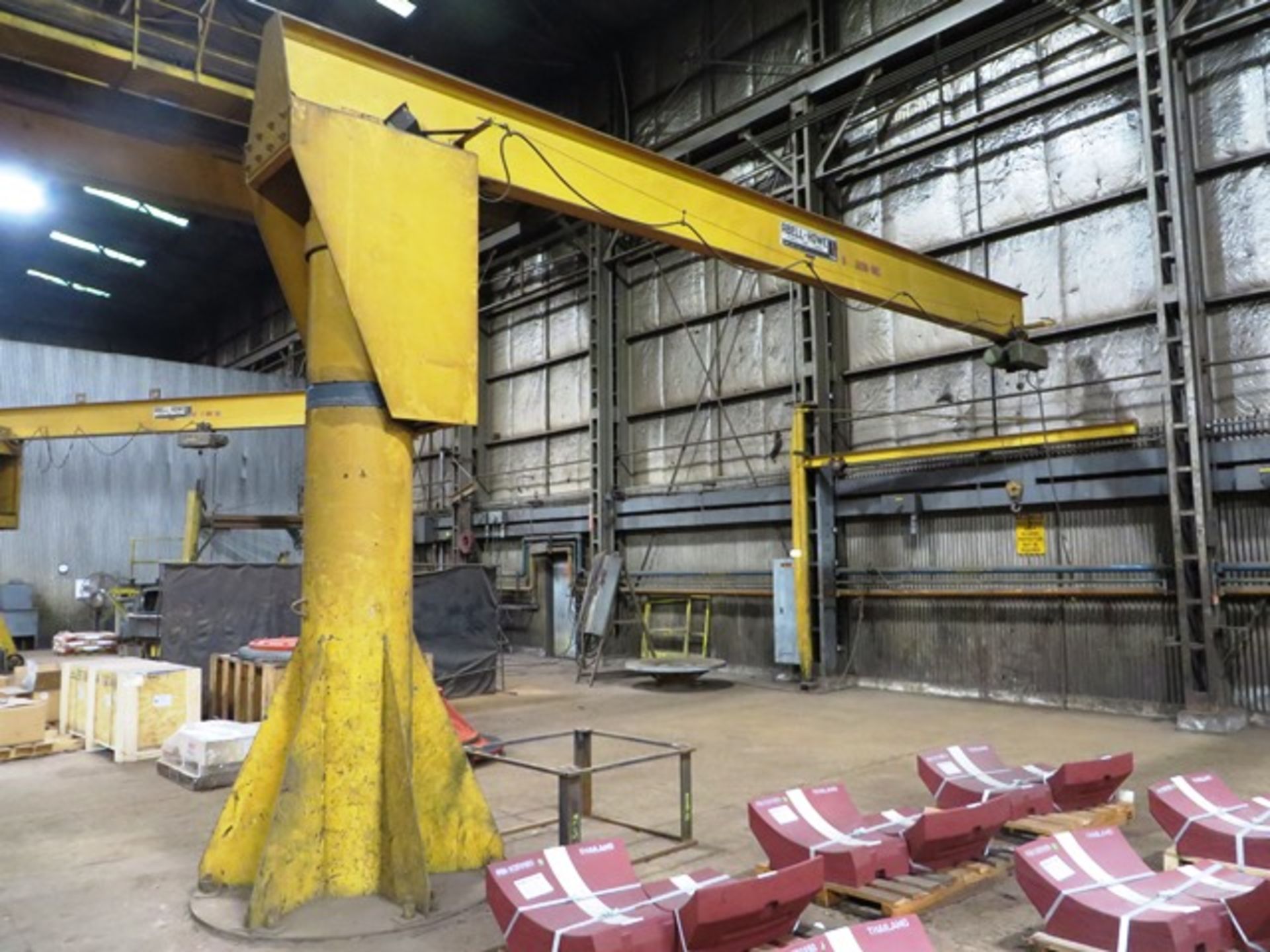 Able Howe 1-1/2 Ton 360 Degrees Free Standing Jib Crane