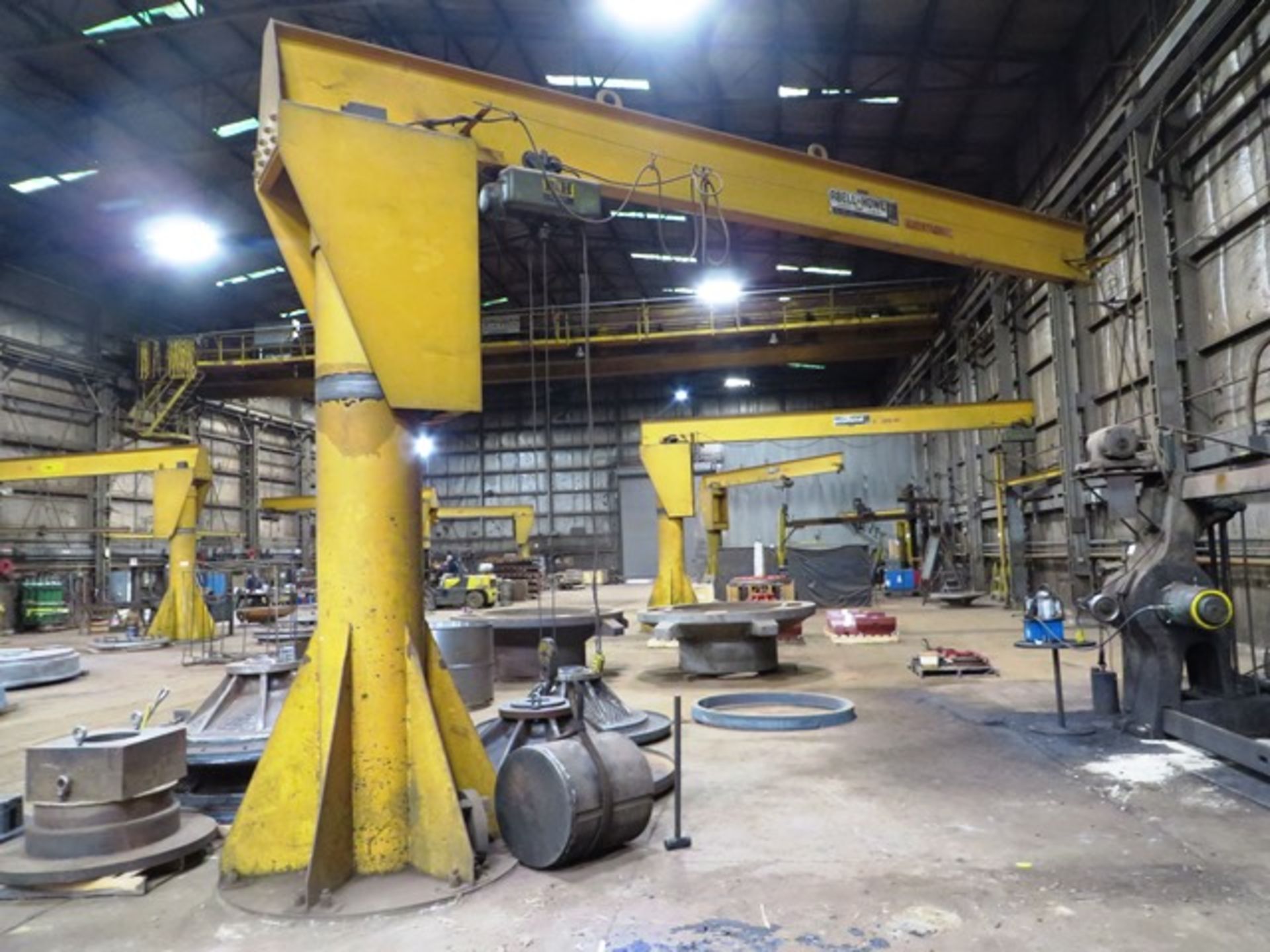 Able Howe 1-1/2 Ton 360 Degrees Free Standing Jib Crane