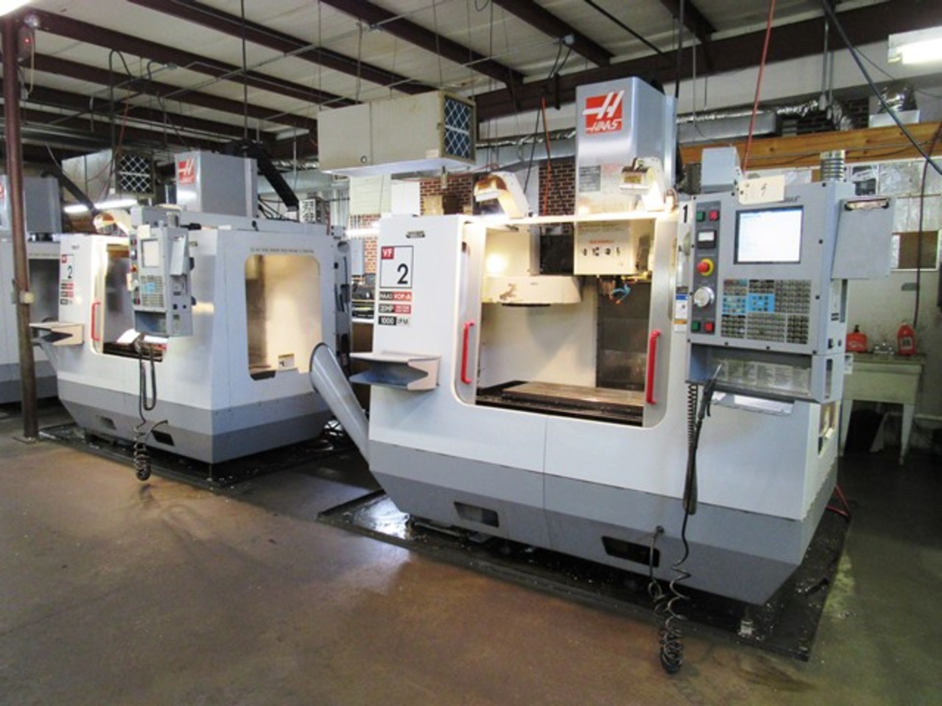 Haas VF2D CNC Vertical Machining Center - Image 4 of 8