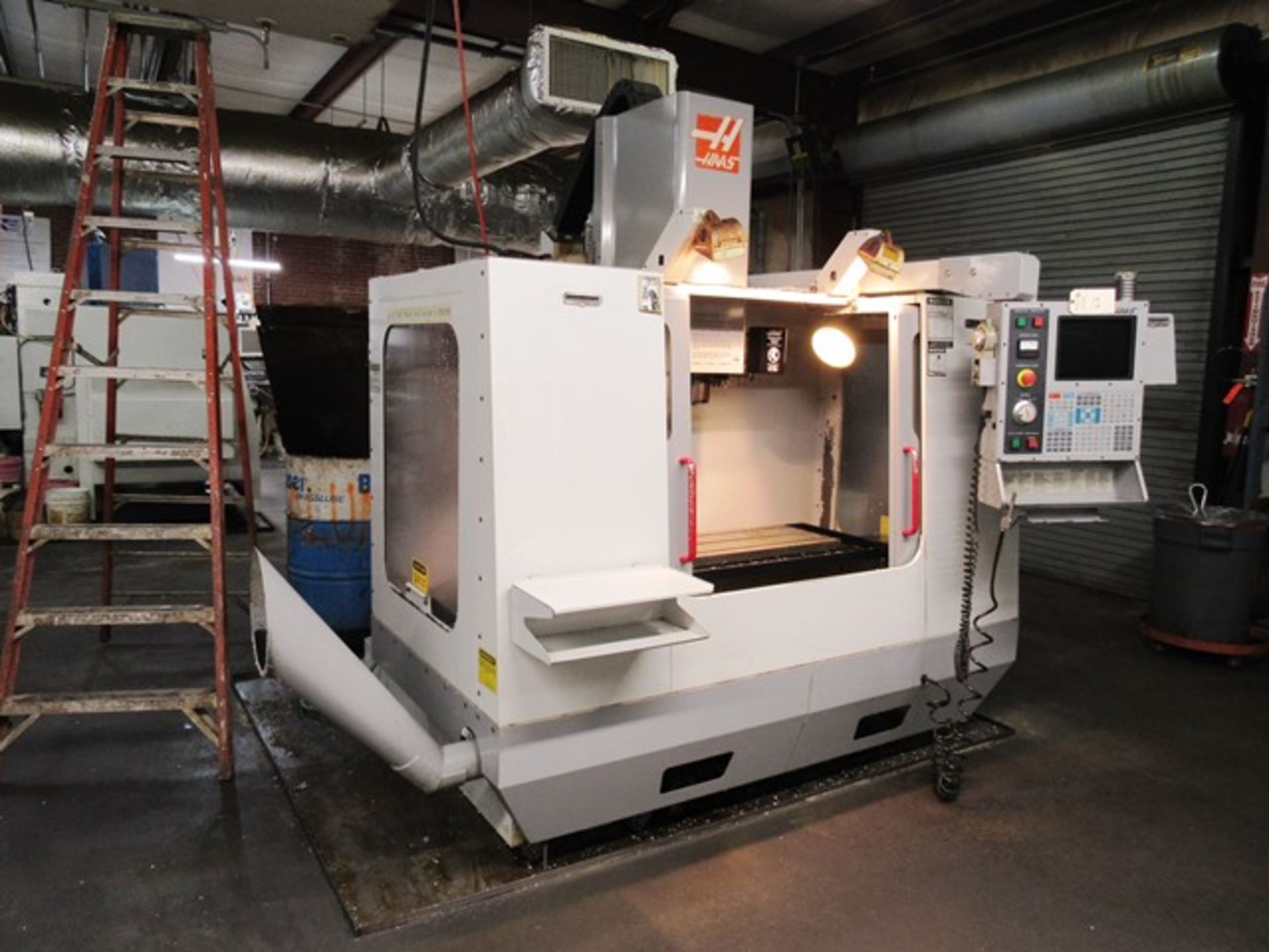 Haas VF2D CNC Vertical Machining Center - Image 5 of 8