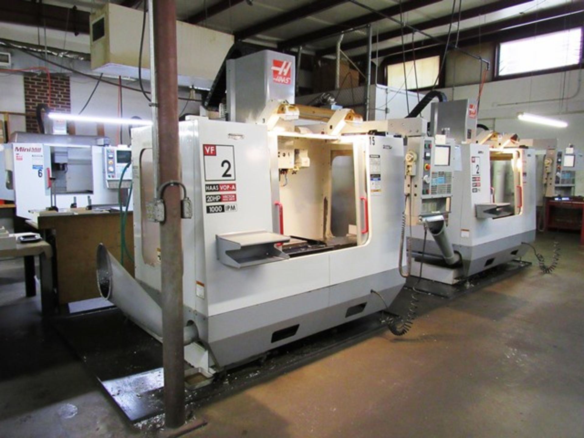 Haas VF2D CNC Vertical Machining Center - Image 5 of 8