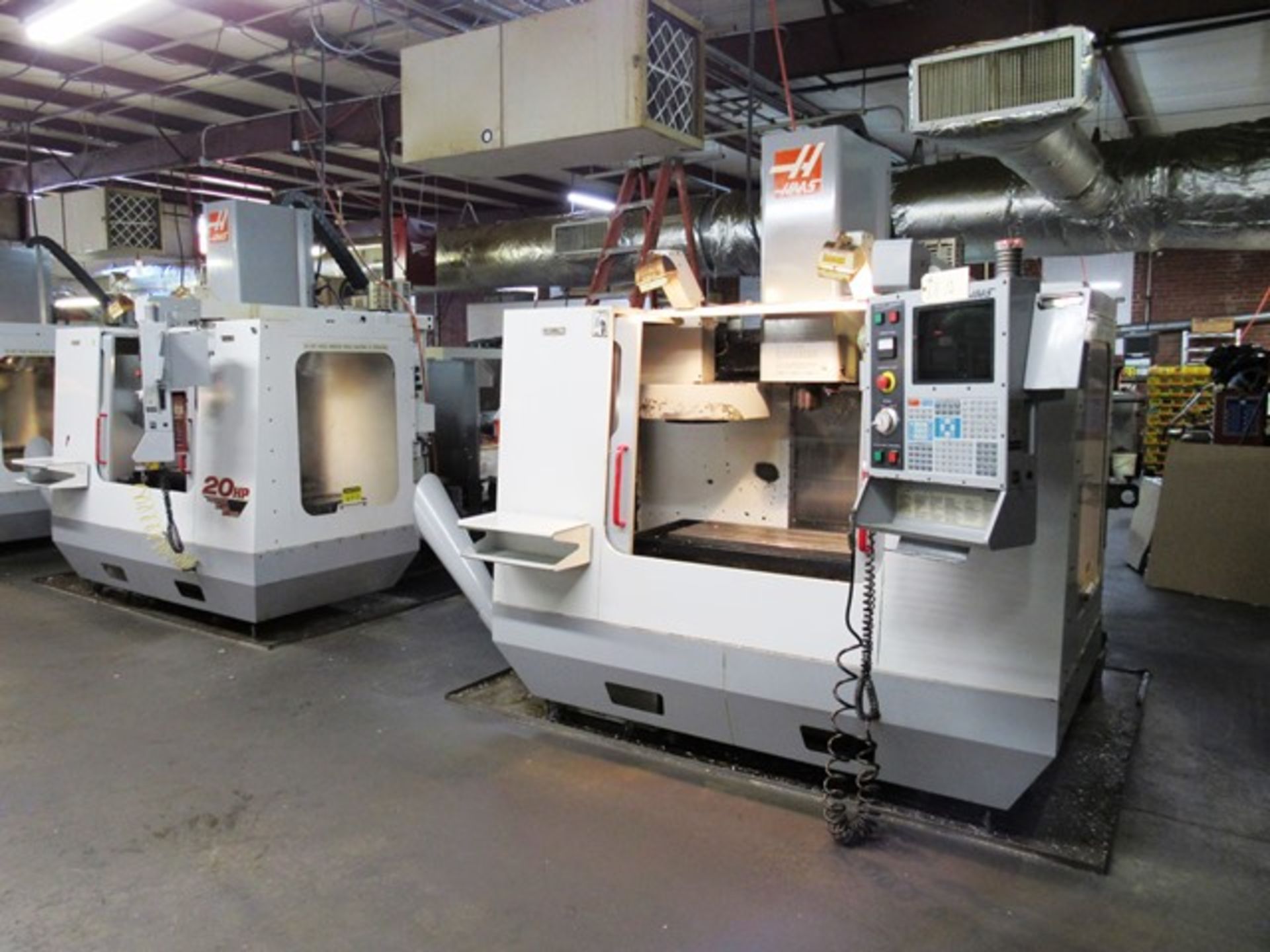 Haas VF2D CNC Vertical Machining Center - Image 4 of 8