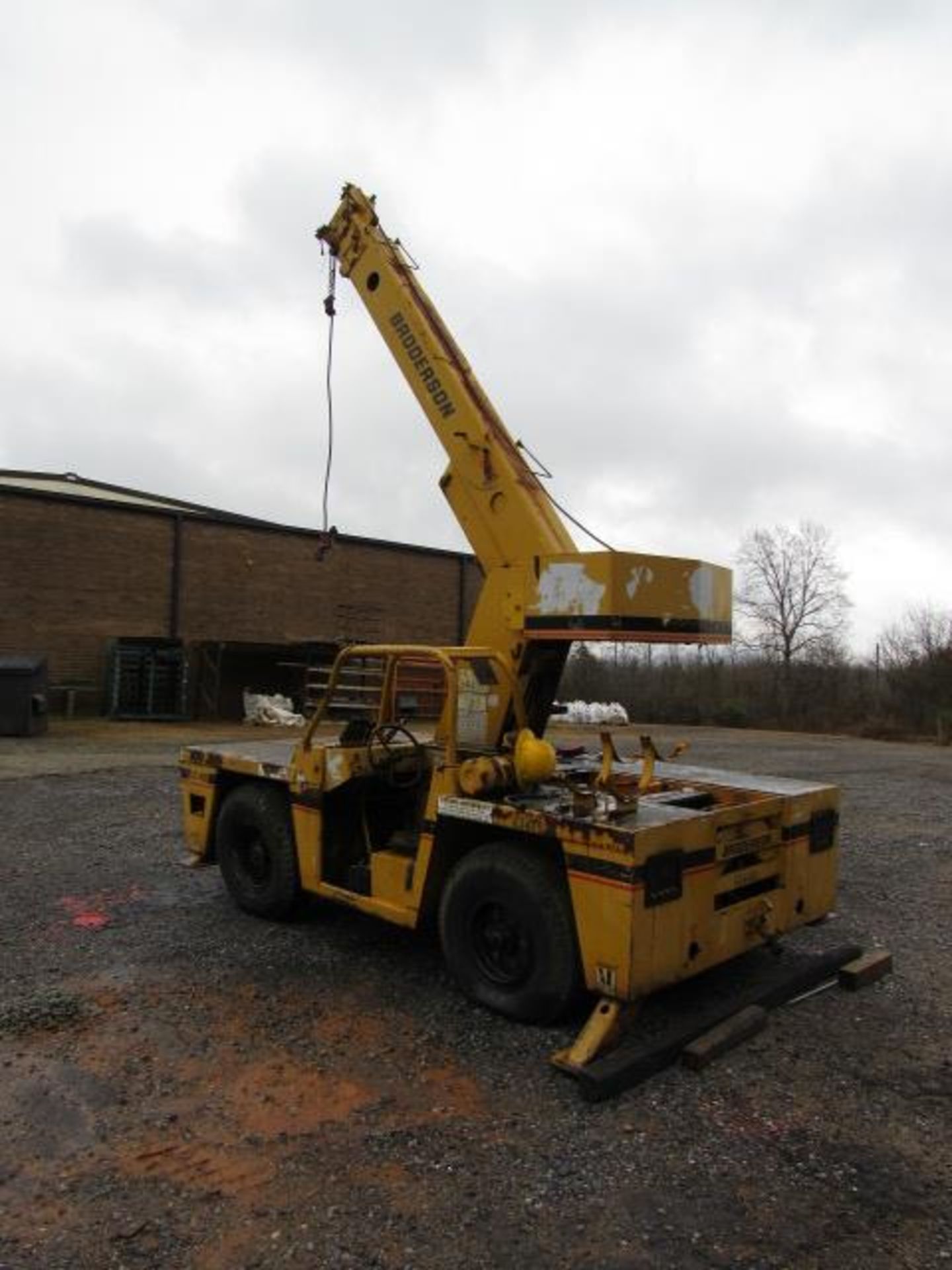 Broderson IC-80-2D 8,000lb. Capacity Propane Mobile Deck Crane Truck - Image 5 of 8