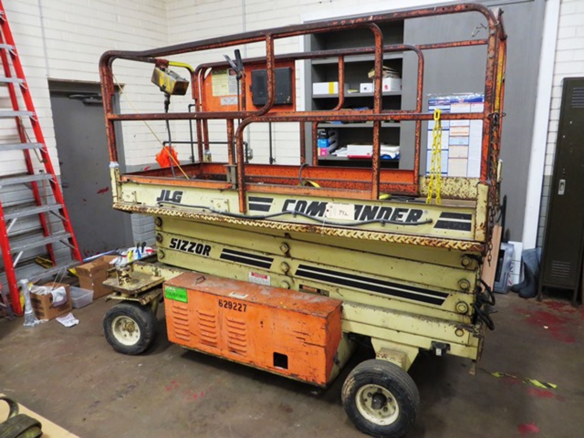 JLG Commander Sizzor CM-2546 Scissor Lift